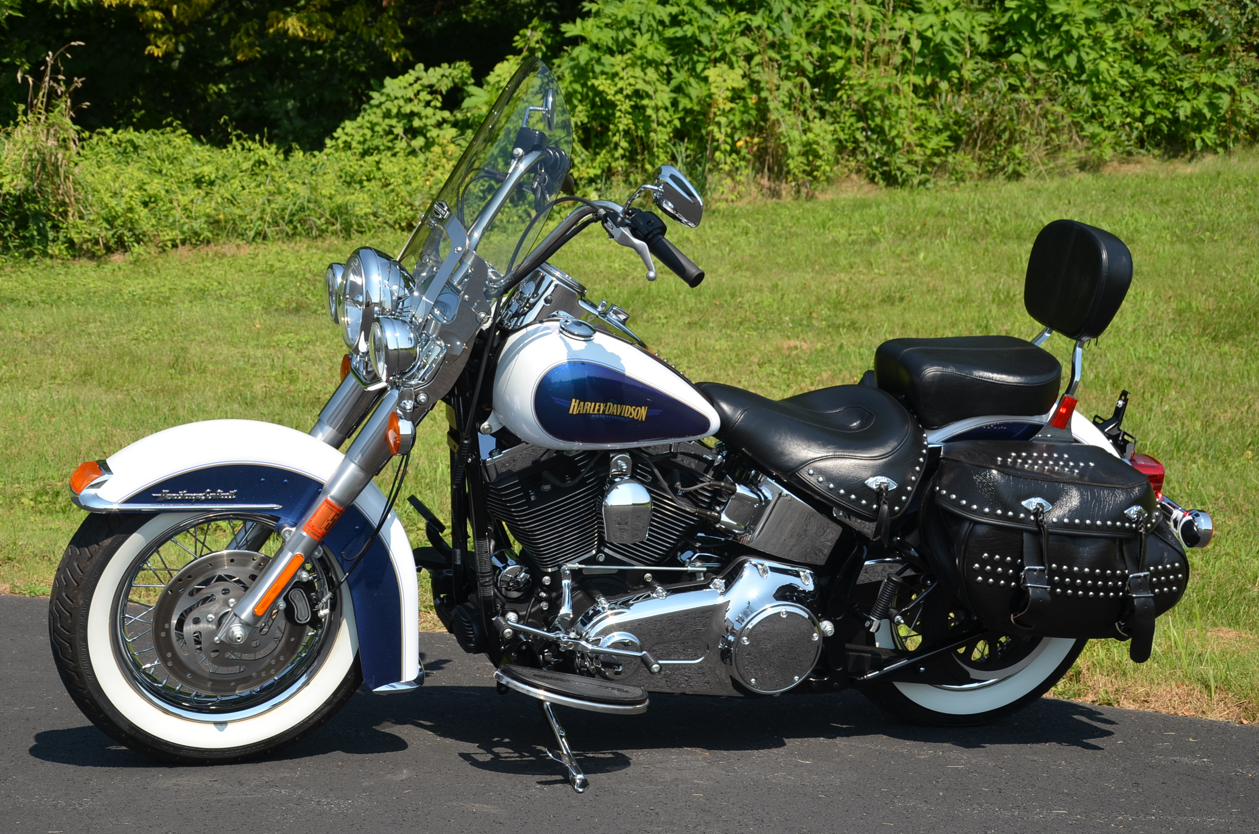 Harley Davidson Heritage Softail Classic For Sale On Motos